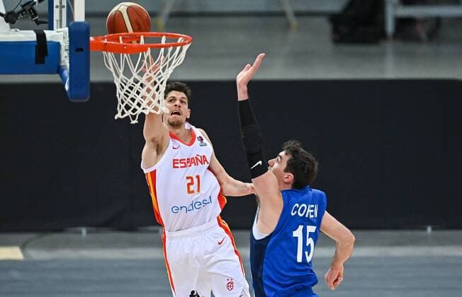 2021.02.21 Gliwice Koszykowka Mezczyzn Kwalifikacje Mistrzostw Europy FIBA EuroBasket 2022 Hiszpania - Izrael N z Oriol Pauli Jake Cohen Foto Lukasz Sobala PressFocus 2021.02.21 Gliwice Basketball Men s FIBA EuroBasket 2022 Qualifiers Spain - Israel Oriol Pauli Jake Cohen Credit: Lukasz Sobala PressFocus NEWSPIX.PL --- Newspix.pl  20210221PF_LS014