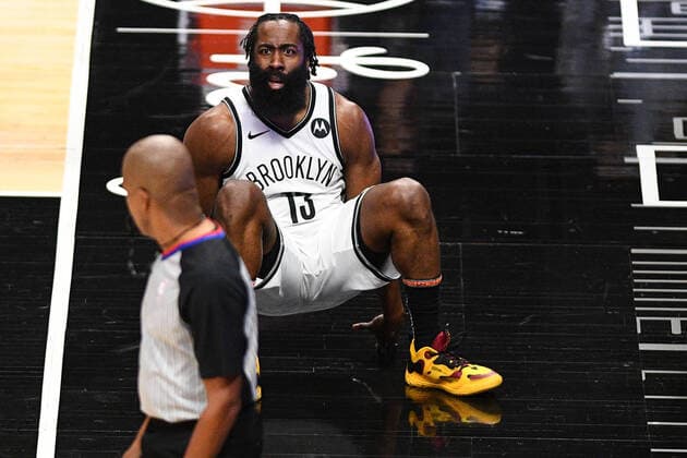 Sport Themen der Woche KW07 Sport Bilder des Tages LOS ANGELES, CA - FEBRUARY 21: Brooklyn Nets Guard James Harden (13) reacts to a no call during a NBA, Basketball Herren, USA game between the Brooklyn Nets and the Los Angeles Clippers on February 21, 2021 at STAPLES Center in Los Angeles, CA. The game was played without fans due to the COVID-19 pandemic. (Photo by Brian Rothmuller Icon Sportswire) NBA: FEB 21 Nets at Clippers Icon210221018