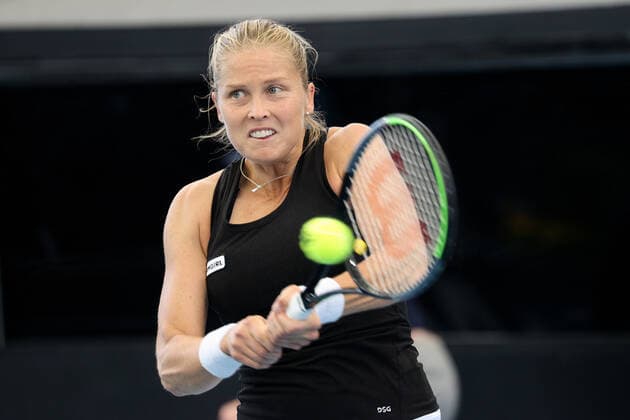 ADELAIDE, AUSTRALIA - FEBRUARY 22: Shelby Rogers of United States hits a backhand against Veronika Kudermetova of Russia during their singles match on day one of the Adelaide International tennis tournament at Memorial Drive on February 22, 2021 in Adelaide, Australia. (Photo by Peter Mundy Speed Media Icon Sportswire) TENNIS: FEB 22 - Adelaide International Icon210222142
