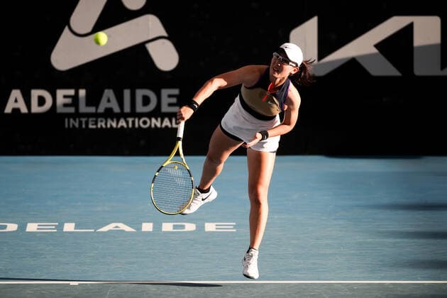 ADELAIDE, AUSTRALIA - FEBRUARY 22: Saisai Zheng of China serves the ball against Danielle Collins of United States during their singles match on day one of the Adelaide International tennis tournament at Memorial Drive on February 22, 2021 in Adelaide, Australia. (Photo by Peter Mundy Speed Media Icon Sportswire) TENNIS: FEB 22 - Adelaide International Icon210222172