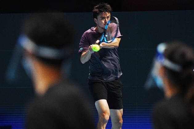(210222) -- SINGAPORE, Feb. 22, 2021 -- Japan s Daniel Taro returns a ball during the men s singles first round match between Japan s Daniel Taro and India s Ramkumar Ramanathan at the Singapore Tennis Open in Singapore, Feb. 22, 2021. (Photo by Xinhua) (SP)SINGAPORE-TENNIS-SINGAPORE OPEN-MEN S SINGLES ThenxChihxWey 