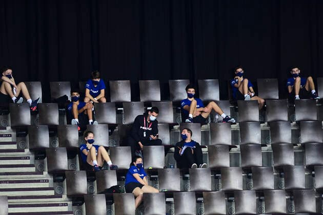 Les Ramasseurs de Balles dans les tribunes TENNIS : Open Sud de France 2021 - Montpellier - 22 02 2021 JBAutissier Panoramic 