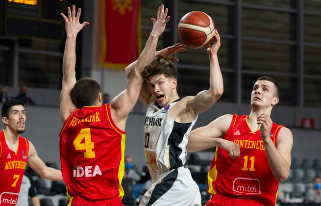 Bennet Hundt of Germany, Igor Drobnjak of Montenegro, Marko Simonovic of Montenegro , FIBA EuroBasket 2022 Qualifiers, 22 February, 22 02 2021 Montenegro vs Germany, Basketball, FIBA EuroBasket 2022 Qualifiers, 20 February, 22 02 2021 Podgorica Copyright: xEIBNER NikolaxKrsticx EP_EER