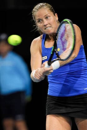 ADELAIDE, AUSTRALIA - FEBRUARY 23: Shelby Rogers of United States hits a backhand against Johanna Konta of Great Britain during their singles match on day two of the Adelaide International tennis tournament at Memorial Drive on February 23, 2021 in Adelaide, Australia. (Photo by Peter Mundy Speed Media Icon Sportswire) TENNIS: FEB 23 - Adelaide International Icon210223056