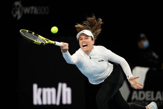 ADELAIDE, AUSTRALIA - FEBRUARY 23: Johanna Konta of Great Britain plays a forehand against Shelby Rogers of United States during their singles match on day two of the Adelaide International tennis tournament at Memorial Drive on February 23, 2021 in Adelaide, Australia. (Photo by Peter Mundy Speed Media Icon Sportswire) TENNIS: FEB 23 - Adelaide International Icon210223057