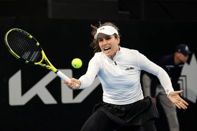 ADELAIDE, AUSTRALIA - FEBRUARY 23: Johanna Konta of Great Britain plays a forehand against Shelby Rogers of United States during their singles match on day two of the Adelaide International tennis tournament at Memorial Drive on February 23, 2021 in Adelaide, Australia. (Photo by Peter Mundy Speed Media Icon Sportswire) TENNIS: FEB 23 - Adelaide International Icon210223070
