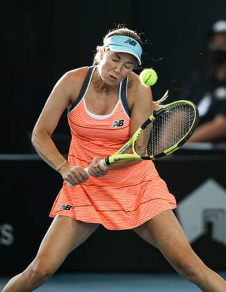 Sport Bilder des Tages TENNIS ADELAIDE INTERNATIONAL, Danielle Collins of the USA in action during the round 3 match against Ash Barty of Australia during the Adelaide International Tennis Tournament, at Memorial Drive, Adelaide, Wednesday, February 24, 2021. ( NO ARCHIVING, EDITORIAL USE ONLY, NO USE IN BOOKS WITHOUT CONSENT  Copyright: xMATTxTURNERx 20210224001522880927
