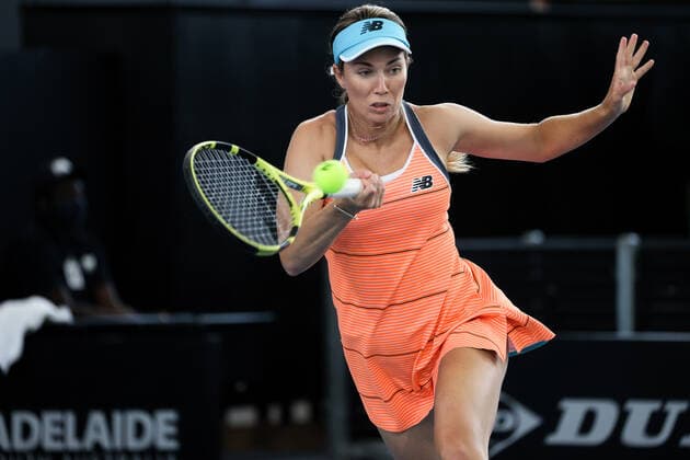 ADELAIDE, AUSTRALIA - FEBRUARY 24: Danielle Collins of United States plays a shot against Ash Barty of Australia during their singles match on day three of the Adelaide International tennis tournament at Memorial Drive on February 24, 2021 in Adelaide, Australia. (Photo by Peter Mundy Speed Media Icon Sportswire) TENNIS: FEB 24 - Adelaide International Icon210224227