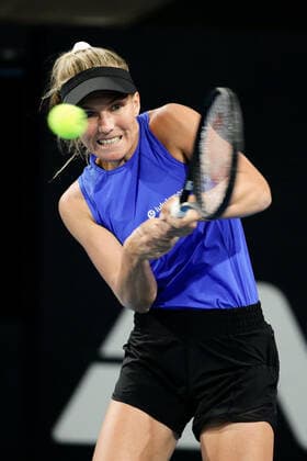 ADELAIDE, AUSTRALIA - FEBRUARY 24: Maddison Inglis of Australia plays a shot against Iga Swiatek of Poland during their singles match on day three of the Adelaide International tennis tournament at Memorial Drive on February 24, 2021 in Adelaide, Australia. (Photo by Peter Mundy Speed Media Icon Sportswire) TENNIS: FEB 24 - Adelaide International Icon210224269