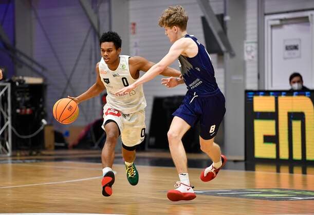 24 02 2021 Basketball Season 2020 2021 2 Bundesliga Pro A 10 Spieltag Nürnberg Falcons Basketball Club NBC Uni Baskets Paderborn Tra Holder 0, Nürnberg Falcons BC NBC Peter Hemschemeier 8, Uni Baskets Paderborn