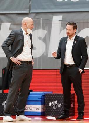 24 02 2021, Basketball, BBL 2020 2021, 17 Matchday, s Oliver Wuerzburg JobStairs GIESSEN 46ers, GER, s Oliver Arena in Wuerzburg Picture from left Headcoach Denis Wucherer s Oliver Wuerzburg and Headcoach Rolf Scholz JobStairs GIESSEN 46ers , Copyright: HMBxMedia xHeikoxBecker