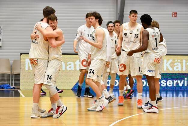 24 02 2021 Basketball Season 2020 2021 2 Bundesliga Pro A 10 Spieltag Nürnberg Falcons Basketball Club NBC Uni Baskets Paderborn Team Team Nürnberg Jubel Freude nach Spielende