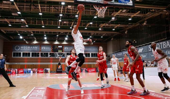 24 02 2021, Basketball, BBL 2020 2021, Matchday 17, s Oliver Wuerzburg JobStairs GIESSEN 46ers, GER, s Oliver Arena in Wuerzburg Picture Diante Garrett JobStairs GIESSEN 46ers , Copyright: HMBxMedia xHeikoxBecker