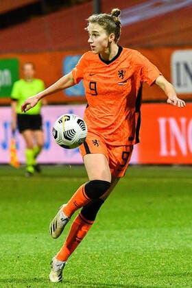 Vivianne Miedema Netherlands, 9 , on the ball, game scene, crop, full body, single image, action, action, 24 02 2021, Venlo Germany , football, international match women, Netherlands Germany, DFB DFL REGULATIONS PROHIBIT ANY USE OF PHOTOGRAPHS AS IMAGE SEQUENCES AND OR QUASI VIDEO xmhx