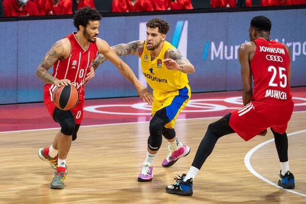 Nick Weiler Babb 0 FC Bayern , Scottie Wilbekin 1 Maccabi Fox Tel Aviv , FC Bayern Basketball vs Maccabi Tel Aviv, EuroLeague, 25 02 2021 Muenchen Bayern Germany Copyright: xkolbert-press UlrichxGamelx