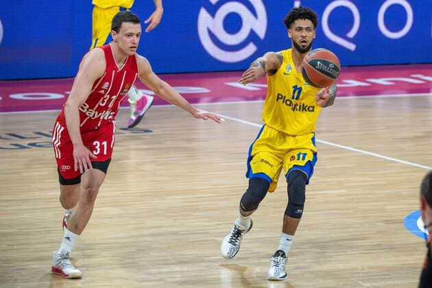 Zan Mark Sisko 31 FC Bayern , Tyler Dorsey 11 Maccabi Fox Tel Aviv , FC Bayern Basketball vs Maccabi Tel Aviv, EuroLeague, 25 02 2021 Muenchen Bayern Germany Copyright: xkolbert-press UlrichxGamelx