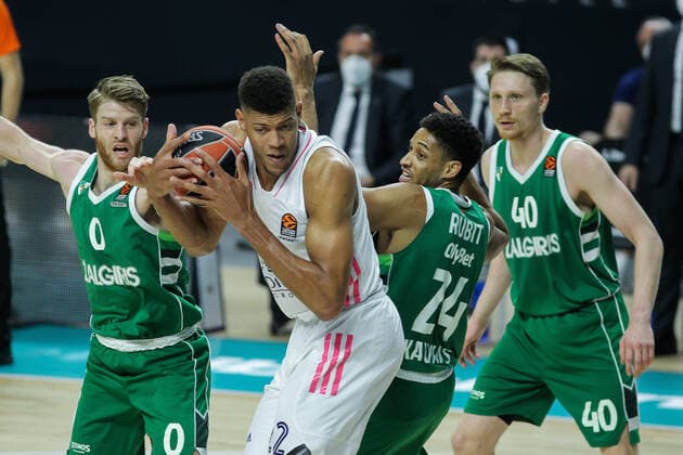 February 25, 2021, MADRID, MADRID, SPAIN: Walter Samuel Tavares da Veiga of Real Madrid and Augustine Rubit of Zalgiris Kaunas in action during Euroleague basketball match played between Real Madrid and Zalgiris Kaunas at WiZink Center on February 25, 2021 in Madrid, Spain. MADRID SPAIN - ZUMAa181 20210225_zaa_a181_020 Copyright: xIrinaxR.xHipolitox