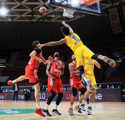 25 02 2021, EuroLeague, FCB Basketball vs Maccabi Tel Aviv, Audi Dome Muenchen, Sport, in picture Vladimir Lucic FCB Basketball , James Gist FCB Basketball , Tyler Dorsey Maccabi Tel Aviv , Nick Weiler Babi FCB Basketball , Ante Zizic Maccabi Tel Aviv