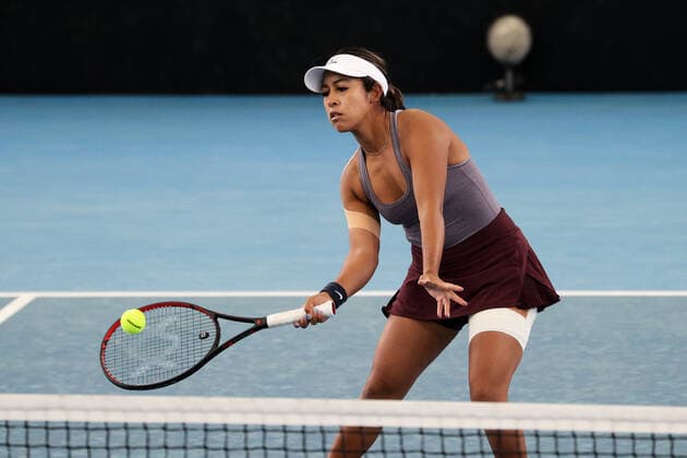 ADELAIDE, AUSTRALIA - FEBRUARY 26: Kaitlyn Christian and Sabrina Santamaria of United States plays a shot against Alexa Guarachi of Chile and Desirae Krawczyk of United States during their doubles match on day five of the Adelaide International tennis tournament at Memorial Drive on February 26, 2021 in Adelaide, Australia. (Photo by Peter Mundy Speed Media Icon Sportswire) TENNIS: FEB 26 - Adelaide International Icon210226004