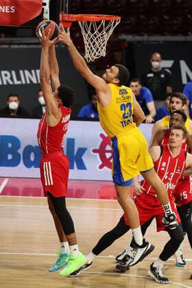 Wade Baldwin FCBB and Ante Zizic Tel Aviv FC Bayern Basketball vs Maccabi Playtika Tel Aviv, Basketball, EuroLeague, 26 Matchday, 2020 2021, 25 02 2021, FC Bayern Basketball vs Maccabi Playtika Tel Aviv, Basketball, EuroLeague, 26 Matchday, 2020 2021, 25 02 2021, Munich. Copyright: xMarcelxEngelbrechtx Eibner-Pressefotox EP_met