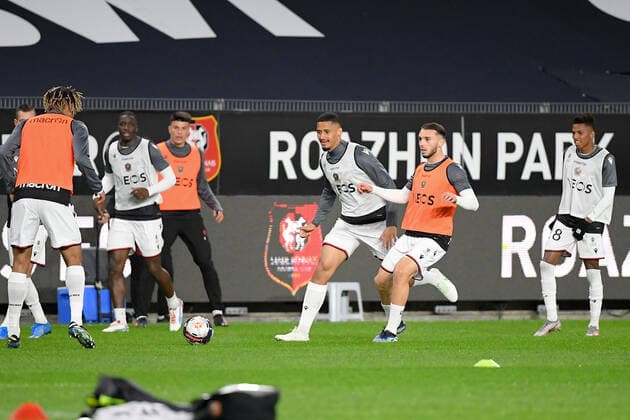 ECHAUFFEMENT - 11 AMINE GOUIRI (NICE) - 18 WILLIAM SALIBA (NICE) FOOTBALL : Rennes vs Nice - Ligue 1 Uber Eats - 26 02 2021 FEP Panoramic 
