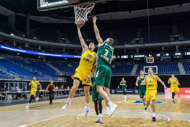 Basketball Berlin 26 02 2021 Season 2020 2021 Euroleague Regular Season Alba Berlin Panathinaikos Athens Simone Fontecchio Alba Berlin, No 20 Eleftherios Bochoridis Panathinaikos, No 07