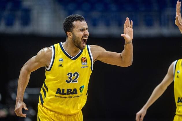 Basketball Berlin 26 02 2021 Season 2020 2021 Euroleague Regular Season Alba Berlin Panathinaikos Athens Johannes Thiemann Alba Berlin, No 32 Cheers