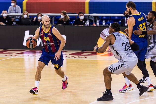 February 26, 2021, Barcelona, Barcelona, Spain: Nick Calathes of FC Barcelona, Barca in action during the Turkish Airlines EuroLeague match between Fc Barcelona and LDLC ASVEL Villeurbanne at Palau Blaugrana on February 26, 2021 in Barcelona, Spain. Barcelona Spain - ZUMAa181 20210226_zaa_a181_079 Copyright: xJavierxBorregox