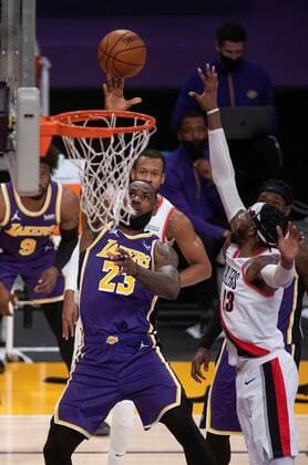 LeBron James 23 of the Los Angeles Lakers puts up a shot during their regular season NBA, Basketball Herren, USA game with the Portland Trailblazers at the Staples Center in Los Angeles, California, USA, Friday February 26, 2021. Lakers vs Trailblazers !ACHTUNG: NUR REDAKTIONELLE NUTZUNG!  Copyright: xJAVIERxROJASx AME8487 20210227-637500026775737833