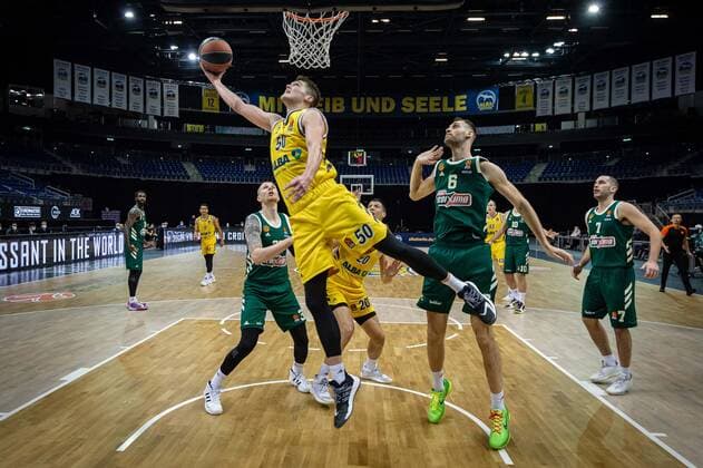 Basketball Berlin 26 02 2021 Season 2020 2021 Euroleague Regular Season Alba Berlin Panathinaikos Athens Ben Lammers Alba Berlin, No 50 Georgios Papagiannis Panathinaikos, No 06