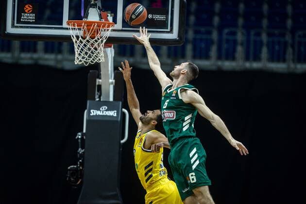 Basketball Berlin 26 02 2021 Season 2020 2021 Euroleague Regular Season Alba Berlin Panathinaikos Athens Johannes Thiemann Alba Berlin, No 32 Georgios Papagiannis Panathinaikos, No 06