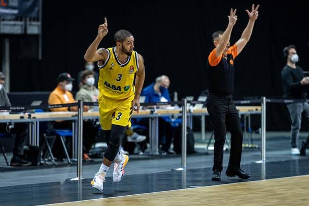 Basketball Berlin 26 02 2021 Season 2020 2021 Euroleague Regular Season Alba Berlin Panathinaikos Athens Peyton Siva Alba Berlin, No 03 Cheers