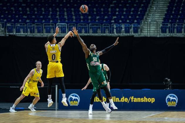 Basketball Berlin 26 02 2021 Season 2020 2021 Euroleague Regular Season Alba Berlin Panathinaikos Athens Maodo Lo Alba Berlin, No 00 Ben Bentil Panathinaikos, No 50