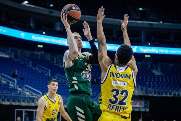 Basketball Berlin 26 02 2021 Season 2020 2021 Euroleague Regular Season Alba Berlin Panathinaikos Athens Aaron White Panathinaikos, No 30 Johannes Thiemann Alba Berlin, No 32
