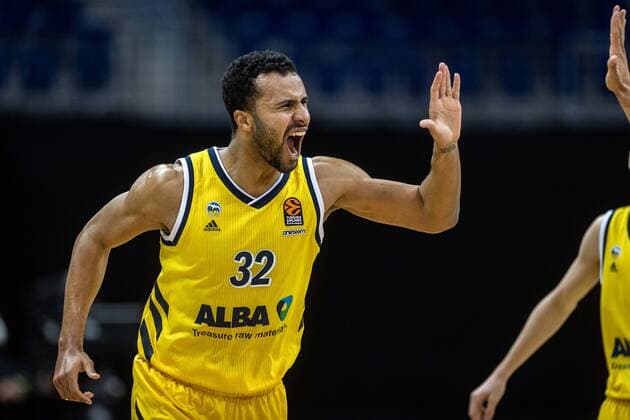 Basketball Berlin 26 02 2021 Season 2020 2021 Euroleague Regular Season Alba Berlin Panathinaikos Athens Johannes Thiemann Alba Berlin, No 32 Cheers