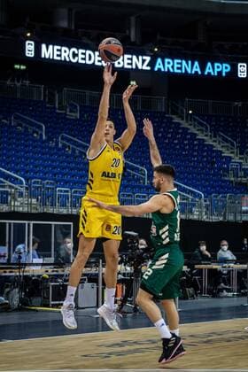 Basketball Berlin 26 02 2021 Season 2020 2021 Euroleague Regular Season Alba Berlin Panathinaikos Athens Simone Fontecchio Alba Berlin, No 20 Nikos Diplaros Panathinaikos, No 12