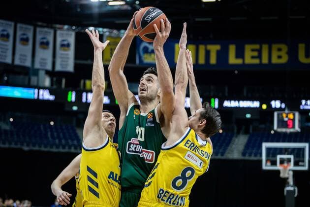Basketball Berlin 26 02 2021 Season 2020 2021 Euroleague Regular Season Alba Berlin Panathinaikos Athens Ioannis Papapetrou Panathinaikos, No 10 Marcus Eriksson Alba Berlin, No 08 Simone Fontecchio Alba Berlin, No 20 li