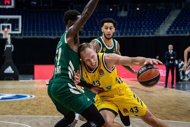Basketball Berlin 26 02 2021 Season 2020 2021 Euroleague Regular Season Alba Berlin Panathinaikos Athens Luke Sikma Alba Berlin, No 43 Howard Sant Roos Panathinaikos, No 74