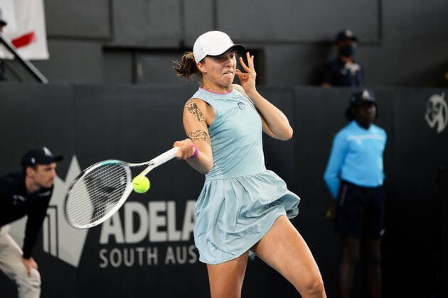ADELAIDE, AUSTRALIA - FEBRUARY 27: Iga Swiatek of Poland plays a shot against Belinda Bencic of Switzerland during their singles final match on day six of the Adelaide International tennis tournament at Memorial Drive on February 27, 2021 in Adelaide, Australia. (Photo by Peter Mundy Speed Media Icon Sportswire) TENNIS: FEB 27 - Adelaide International Icon210227146