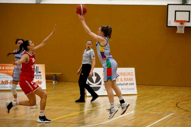 27 02 2021, 2 Toyota Damen Basketball Bundesliga Nord, DBBL, Saison 2020 2021, Damen, Chemcats Chemnitz BG 89 Avides Hurricanes Lucile Peroche, ChemCats Chemnitz Chemnitz Sporthalle am Schlossteich Sachsen Germany