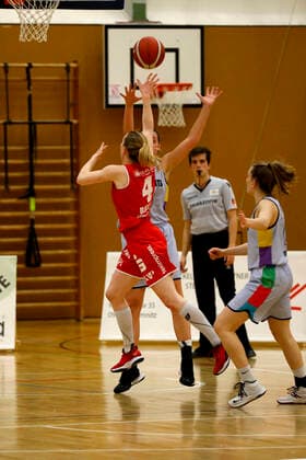 27 02 2021, 2 Toyota Damen Basketball Bundesliga Nord, DBBL, Saison 2020 2021, Damen, Chemcats Chemnitz BG 89 Avides Hurricanes Andrea Baden, BG 89 Avides Hurricanes Chemnitz Sporthalle am Schlossteich Sachsen Germany