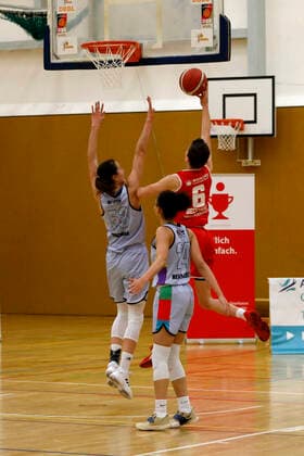 27 02 2021, 2 Toyota Damen Basketball Bundesliga Nord, DBBL, Saison 2020 2021, Damen, Chemcats Chemnitz BG 89 Avides Hurricanes Mirja Beckmann, BG 89 Avides Hurricanes, Tereza KracikovÃ , ChemCats Chemnitz Chemnitz Sporthalle am Schlossteich Sachsen Germany