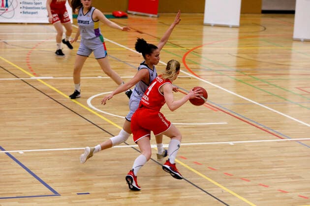 27 02 2021, 2 Toyota Damen Basketball Bundesliga Nord, DBBL, Saison 2020 2021, Damen, Chemcats Chemnitz BG 89 Avides Hurricanes Andrea Baden, BG 89 Avides Hurricanes Chemnitz Sporthalle am Schlossteich Sachsen Germany