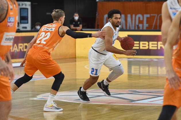 Quinton Hooker Syntainics MBC 21 vs Thomas Klepeisz Ratiopharm Ulm 22 GER, Ratiopharm Ulm vs Syntainics MBC Basketball , men ,esaycredit, Basketball Bundesliga , 21 matchday , 27 02 2021 Foto Eibner Tobias Baur GER, Ratiopharm Ulm vs Syntainics MBC Basketball Bundesliga , 21 league matchday , season 2020 2021, 27 02 2021 Neu Ulm Copyright: xBaur xEibner-Pressefotox EP_Toba