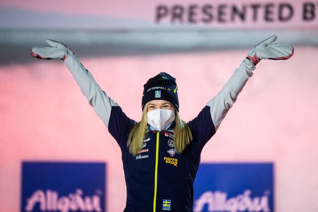 210227 Gold medalist Jonna Sundling of Sweden at the Medal ceremony for the women s cross country skiing sprint of the FIS Nordic Ski World Championships on February 27, 2021 in Oberstdorf Photo Johanna Lundberg BILDBYRAN kod JL JL0084 skidor cross country skiing langrenn fis nordic world ski championships vm ski vm skid vm medaljceremoni medal ceremony 3 bbeng,  Copyright: JOHANNAxLUNDBERG BB210227JL137