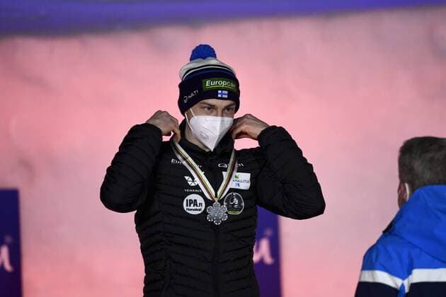 Finnish nordic combined athlete Ilkka Herola received his silver medal of the men s 10km individual Gundersen Nordic Combined event at the FIS Nordic Ski World Championships in Oberstdorf, Germany, on February 27, 2021. Oberstdorf Germany LKFTJK20210227203857MYUB  Copyright: xEmmixKorhonenx
