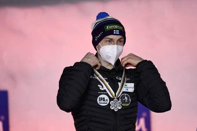 Finnish nordic combined athlete Ilkka Herola received his silver medal of the men s 10km individual Gundersen Nordic Combined event at the FIS Nordic Ski World Championships in Oberstdorf, Germany, on February 27, 2021. Oberstdorf Germany LKFTJK20210227204000RDKY  Copyright: xEmmixKorhonenx