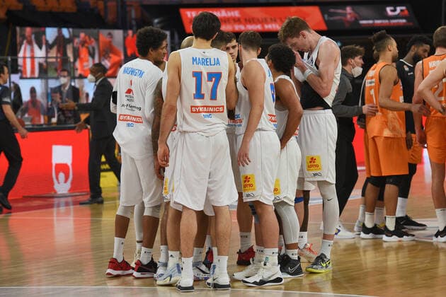 the circle of players of the MBC after the game GER, Ratiopharm Ulm vs Syntainics MBC Basketball , men ,esaycredit, Basketball Bundesliga , 21 matchday , 27 02 2021 Foto Eibner Tobias Baur GER, Ratiopharm Ulm vs Syntainics MBC Basketball Bundesliga , 21 league matchday , season 2020 2021, 27 02 2021 New Ulm Copyright: xBaur xEibner-Pressefotox EP_Toba