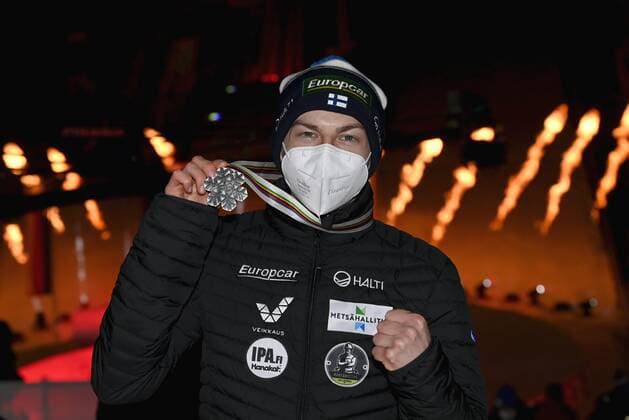 Finnish nordic combined athlete Ilkka Herola received his silver medal of the men s 10km individual Gundersen Nordic Combined event at the FIS Nordic Ski World Championships in Oberstdorf, Germany, on February 27, 2021. Oberstdorf Germany LKFTJK20210227211035RCBR  Copyright: xEmmixKorhonenx