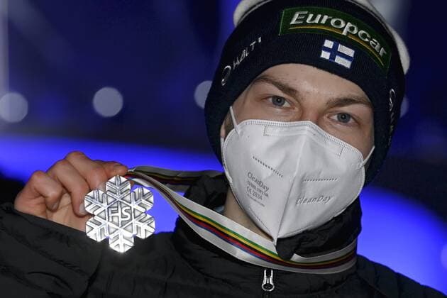 Finnish nordic combined athlete Ilkka Herola received his silver medal of the men s 10km individual Gundersen Nordic Combined event at the FIS Nordic Ski World Championships in Oberstdorf, Germany, on February 27, 2021. Oberstdorf Germany LKFTJK20210227211148VBXG  Copyright: xEmmixKorhonenx